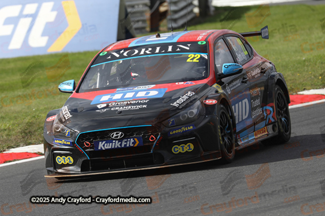 BTCC-Brands-Hatch-051025-R29-7