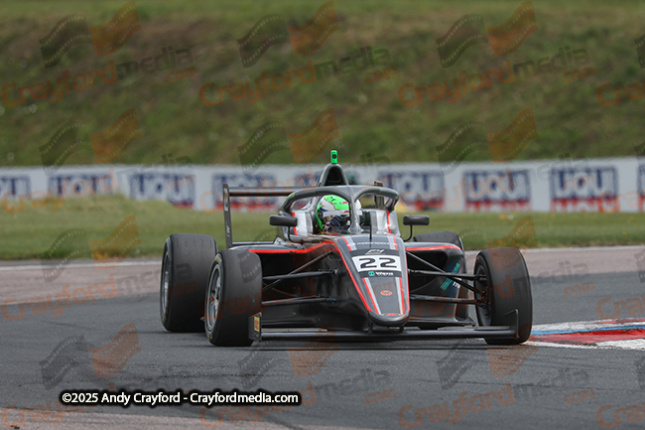 F4-Thruxton-080625-R12-12