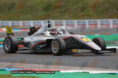 F4-Thruxton-080625-R12-14