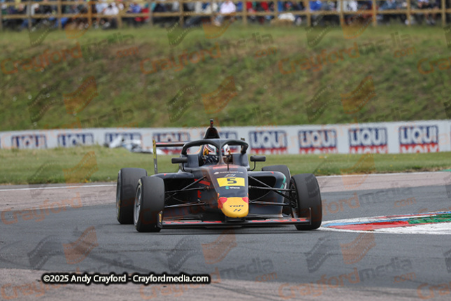 F4-Thruxton-080625-R12-2