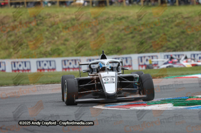 F4-Thruxton-080625-R12-27