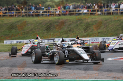 F4-Thruxton-080625-R12-28