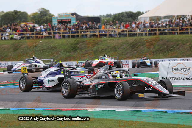 F4-Thruxton-080625-R12-29