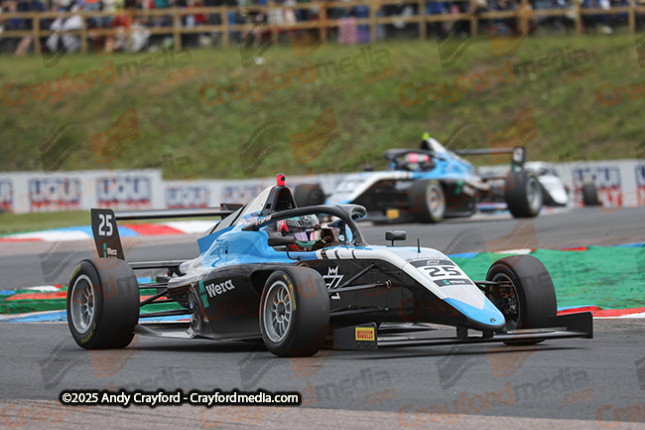 F4-Thruxton-080625-R12-4
