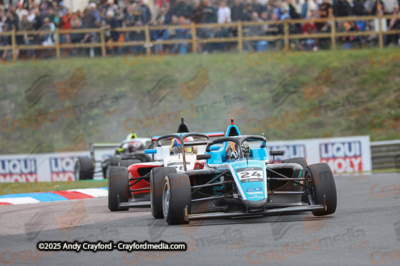 F4-Thruxton-080625-R12-40