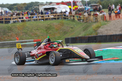 F4-Thruxton-080625-R12-43