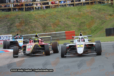 F4-Thruxton-080625-R12-47