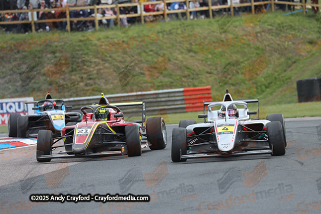 F4-Thruxton-080625-R12-47