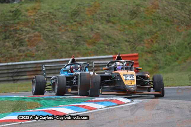 F4-Thruxton-080625-R12-52