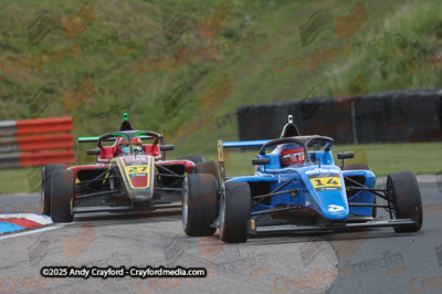 F4-Thruxton-080625-R12-53