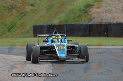 F4-Thruxton-080625-R12-70