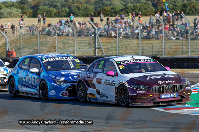 BTCC-Thruxton-260726-R15-120