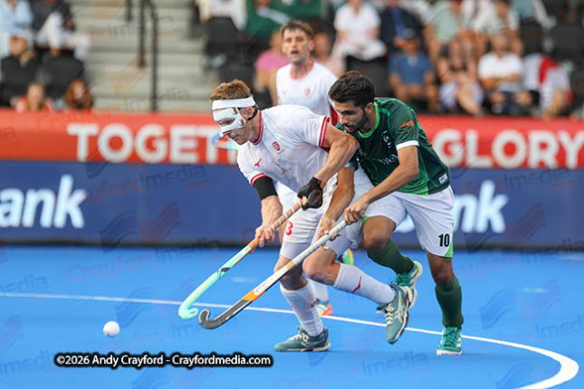 Mens-England-v-Pakistan-150826-17