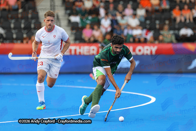 Mens-England-v-Pakistan-150826-24