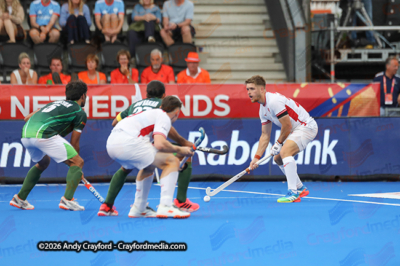 Mens-England-v-Pakistan-150826-42