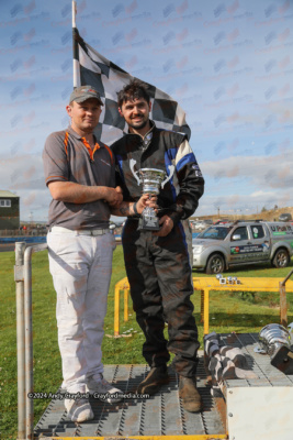 1300STOCKS-Lochgelly-180824-SO-113