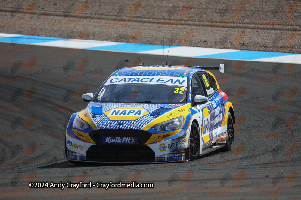 BTCC-Knockhill-110924-R20-38