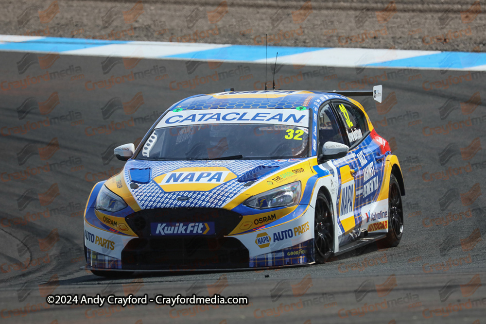 BTCC-Knockhill-110924-R20-4