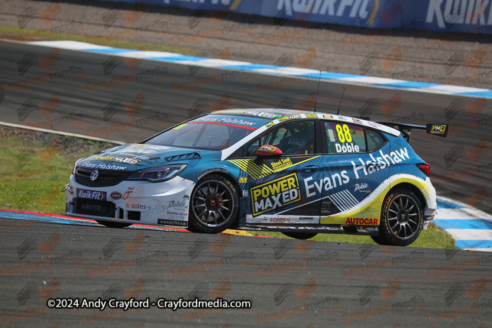 BTCC-Knockhill-110924-R20-40