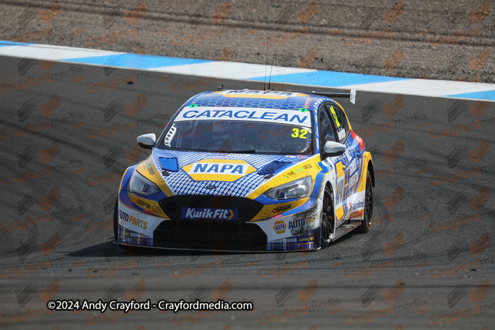 BTCC-Knockhill-110924-R20-41