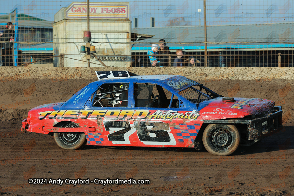 2LSTOCKS-Kings-Lynn-291224-30