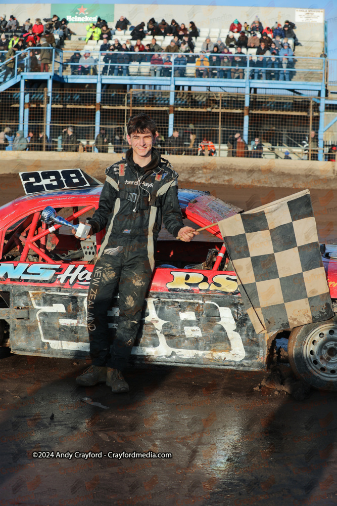 2LSTOCKS-Kings-Lynn-291224-42