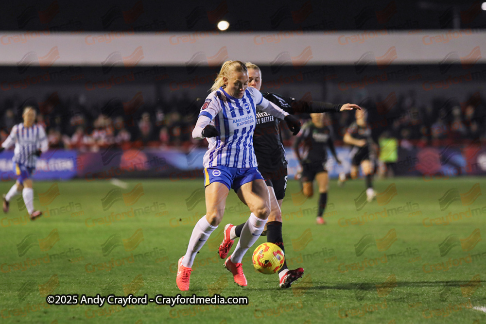 Brighton-and-Hove-Albion-Womens-v-Arsenal-Womens-220125-3