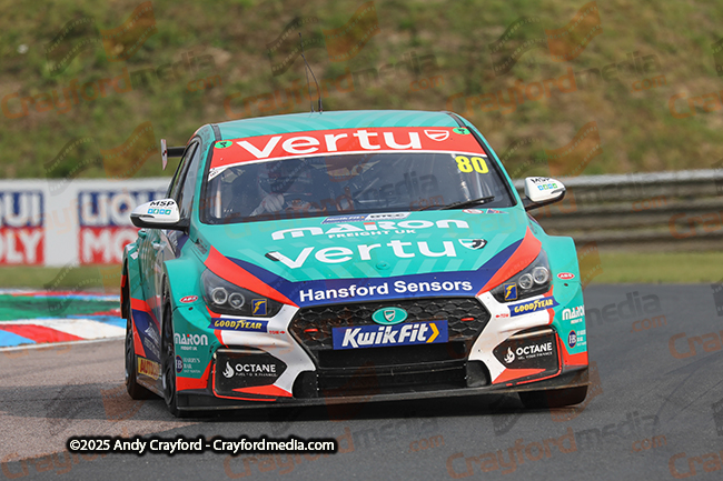 BTCC-Thruxton-080625-R12-125