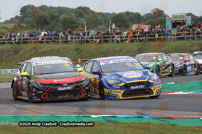 BTCC-Thruxton-080625-R12-16