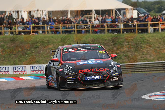 BTCC-Thruxton-080625-R12-160