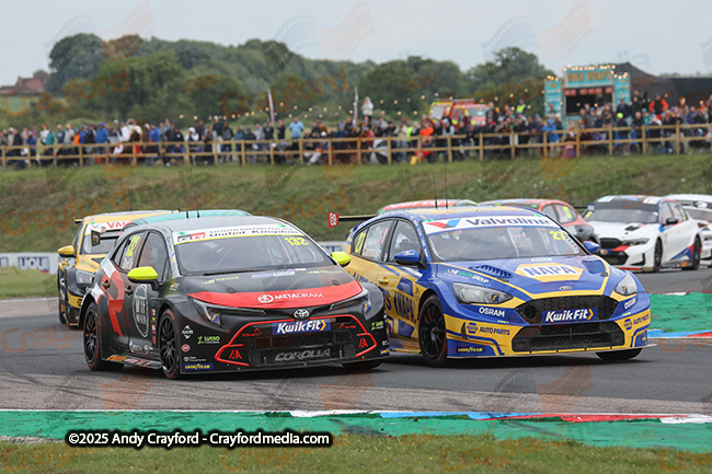 BTCC-Thruxton-080625-R12-17