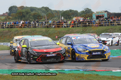 BTCC-Thruxton-080625-R12-17