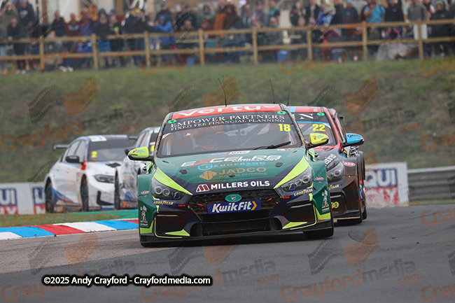 BTCC-Thruxton-080625-R12-34