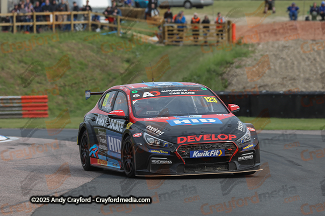 BTCC-Thruxton-080625-R12-95