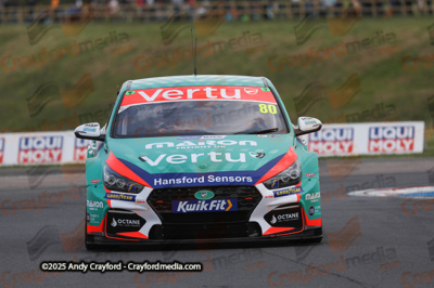 BTCC-Thruxton-080625-R11-10