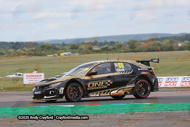 BTCC-Thruxton-080625-R11-135