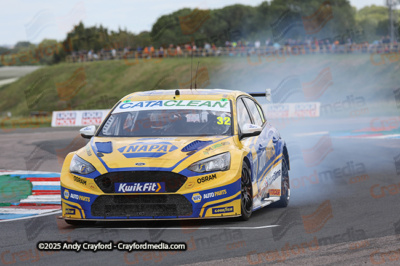BTCC-Thruxton-080625-R11-15