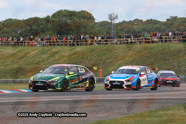 BTCC-Thruxton-080625-R11-150