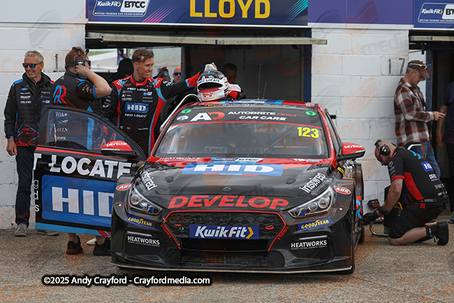 BTCC-Thruxton-080625-R11-3