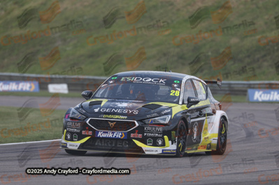 BTCC-Thruxton-080625-R11-35