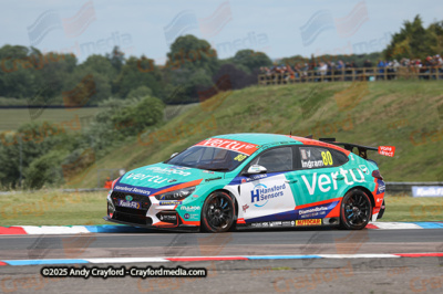 BTCC-Thruxton-080625-R11-47