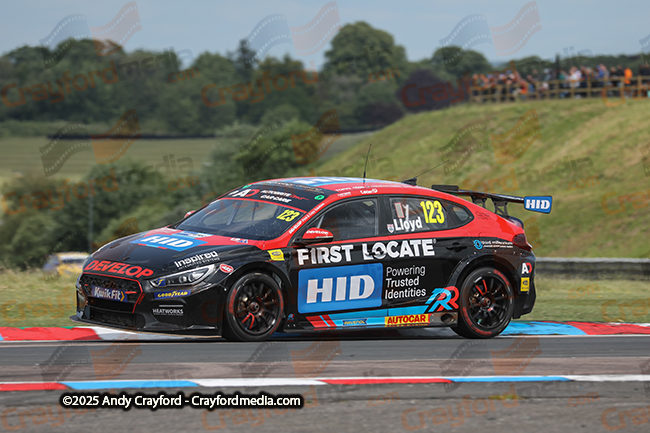 BTCC-Thruxton-080625-R11-54