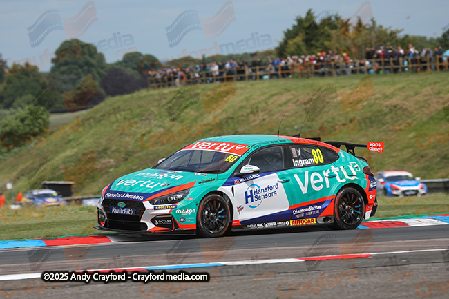 BTCC-Thruxton-080625-R11-69