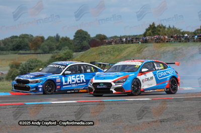 BTCC-Thruxton-080625-R11-75