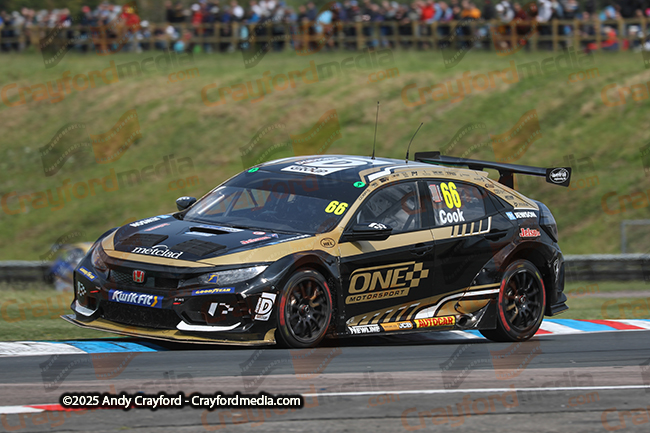 BTCC-Thruxton-080625-R11-89